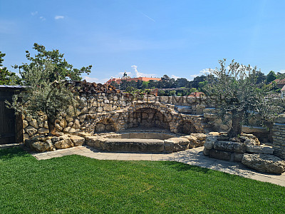 Valtice - Vinařství a penzion Archivní sklepy